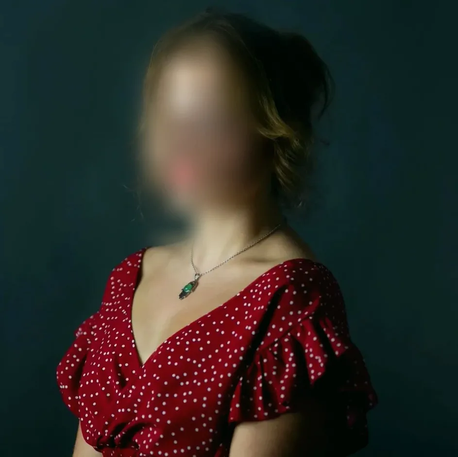 Monique, 25