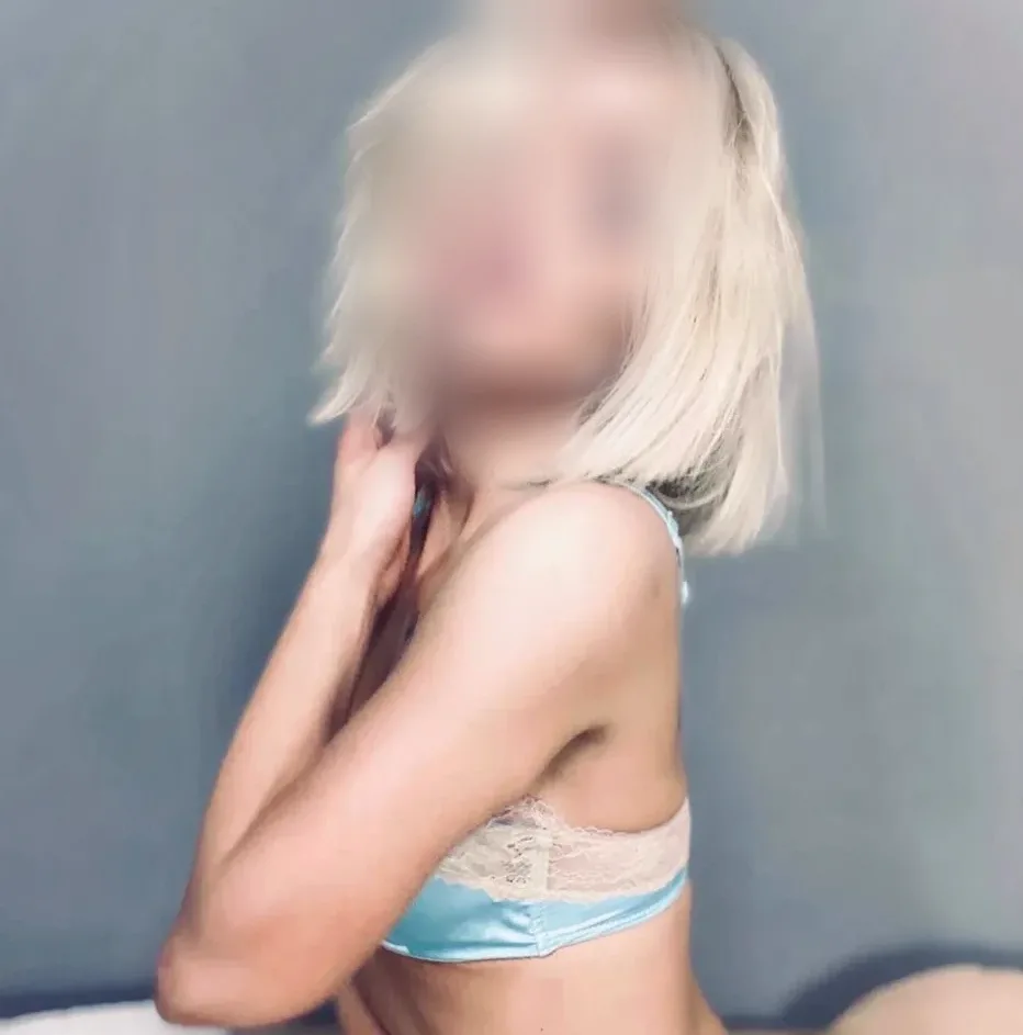 Nina, 35
